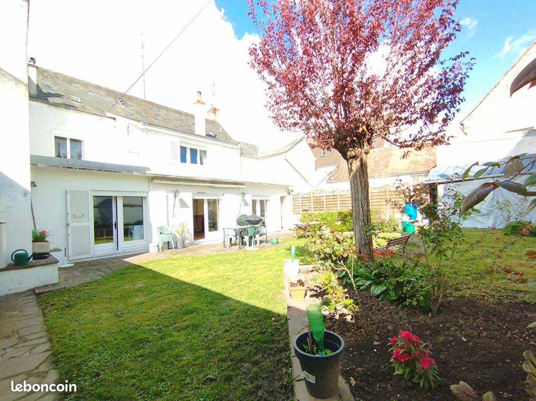 Maison 7 pièces 192 m² · à Bonneval · 192 m² · 294 000 €