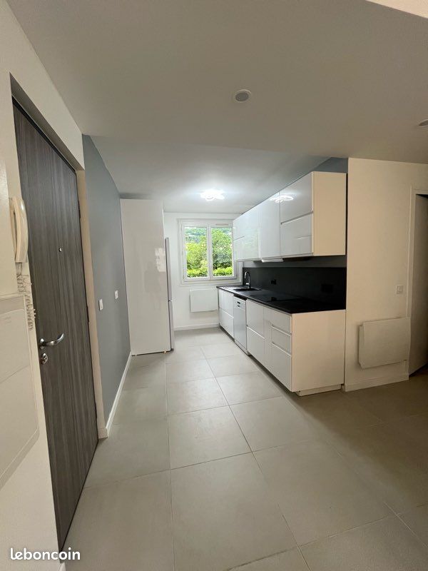 Appartement 3 pièces 53 m² · à Seyssinet-Pariset · 53 m² · 780 €