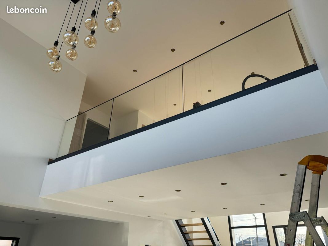 🏢 Garde Corps Balcon Design Moderne (image 1)