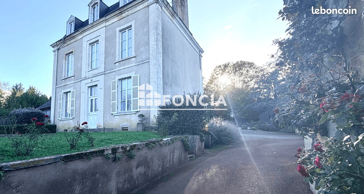 Maison 8 pièces 204 m² · à Asnières-sur-Vègre · 204 m² · 395 000 €