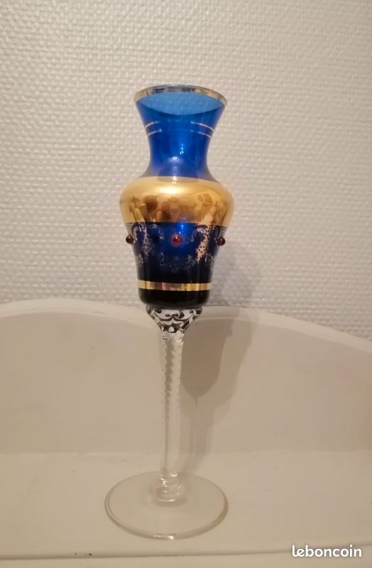 Vase sur pied (image 2)