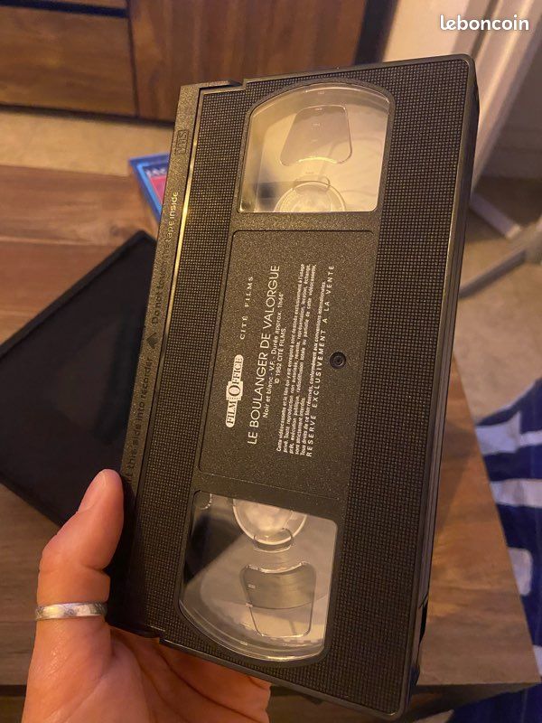 Deux cassettes VHS avec Fernandel (image 10)