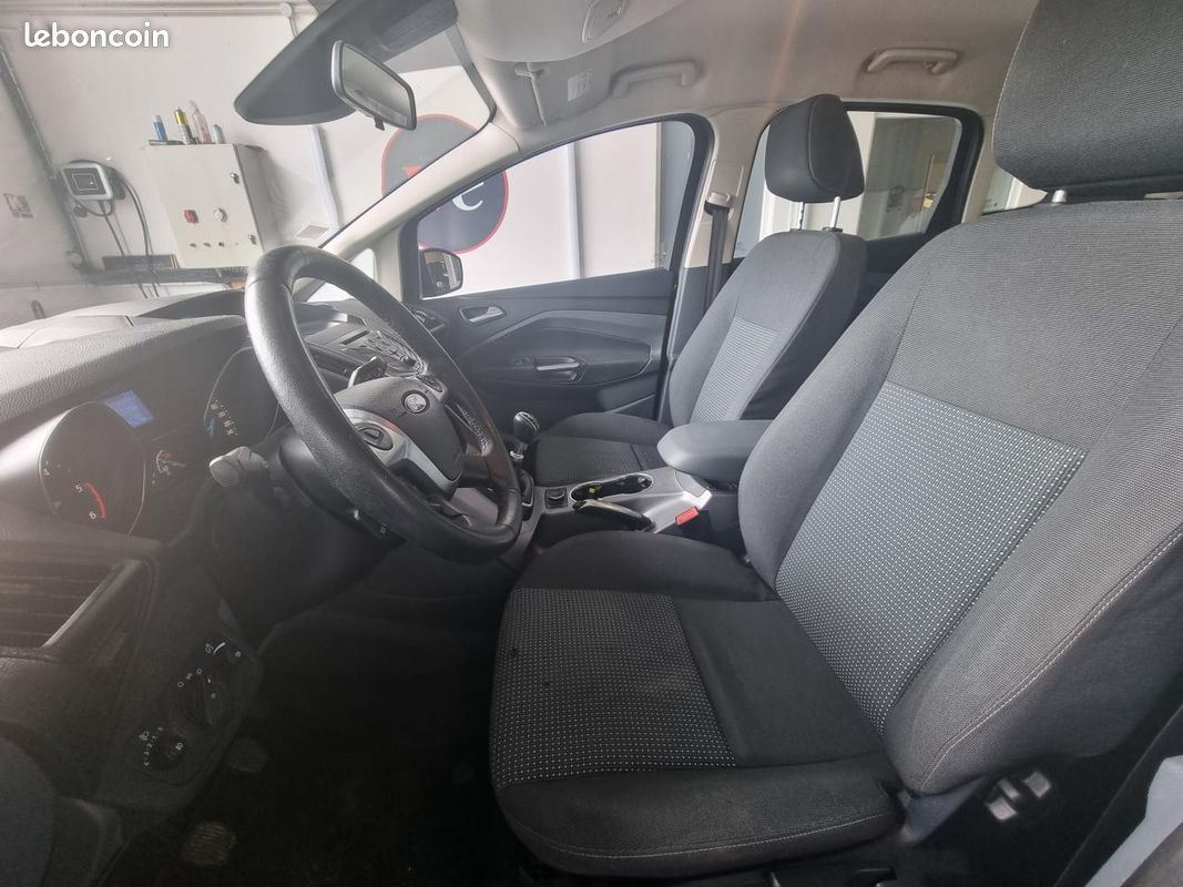 Ford c-max 1.6 tdci 95 edition (image 19)