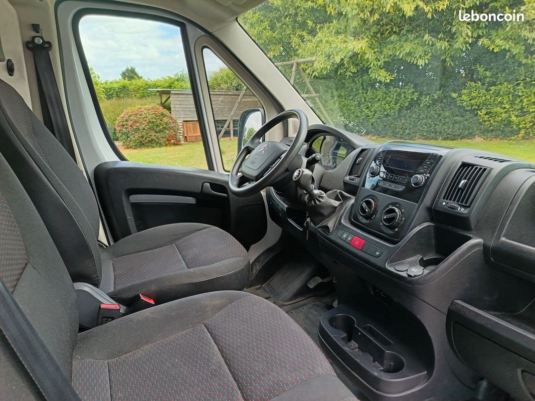 Citroën Jumper 2.2 BLUEHDI 140 CH L2H2 CONTROL GTIE 6 MOIS (image 8)