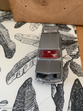 Dinky toys France- Renault 16, gris, état neuf , Vente aux enchères : Jouets - Trains - Poupées - Automates