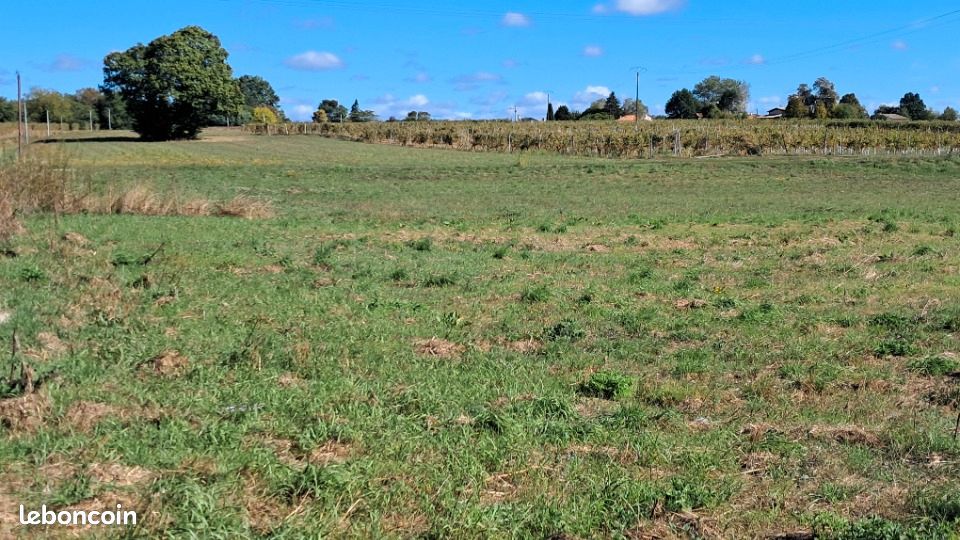 Terrain 1673 m² · à Montendre · 37 200 €