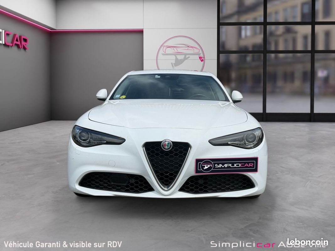 ALFA ROMEO GIULIA 2.2 JTD 180 LUSSO AT 180Ch Garantie 12 mois (image 4)
