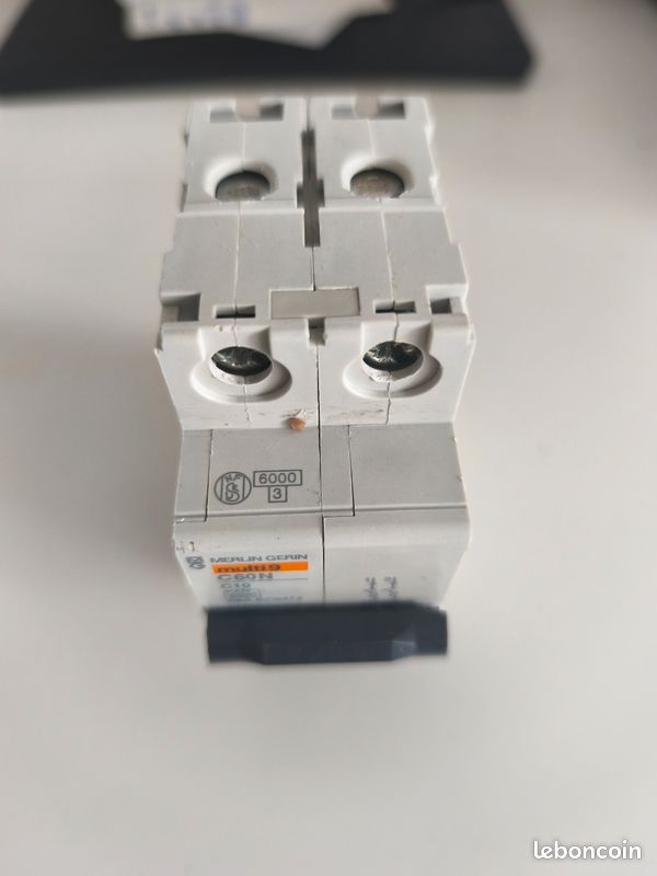 Disjoncteur modulaire multi 9 Merlin Gerin (image 2)