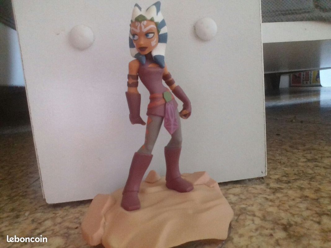2 figurines disney jeux (Marvel,star wars ) (image 2)