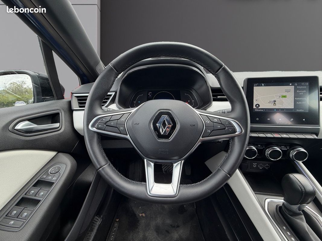 RENAULT CLIO V 145 Techno E-Tech hybride (image 13)