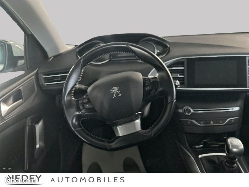 Peugeot 308 1.2 PureTech 130ch S&S Allure (image 9)