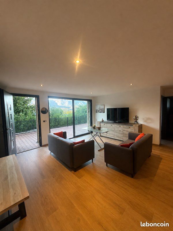 Appartement 4 pièces 93 m² · à Barberaz · 93 m² · 600 €