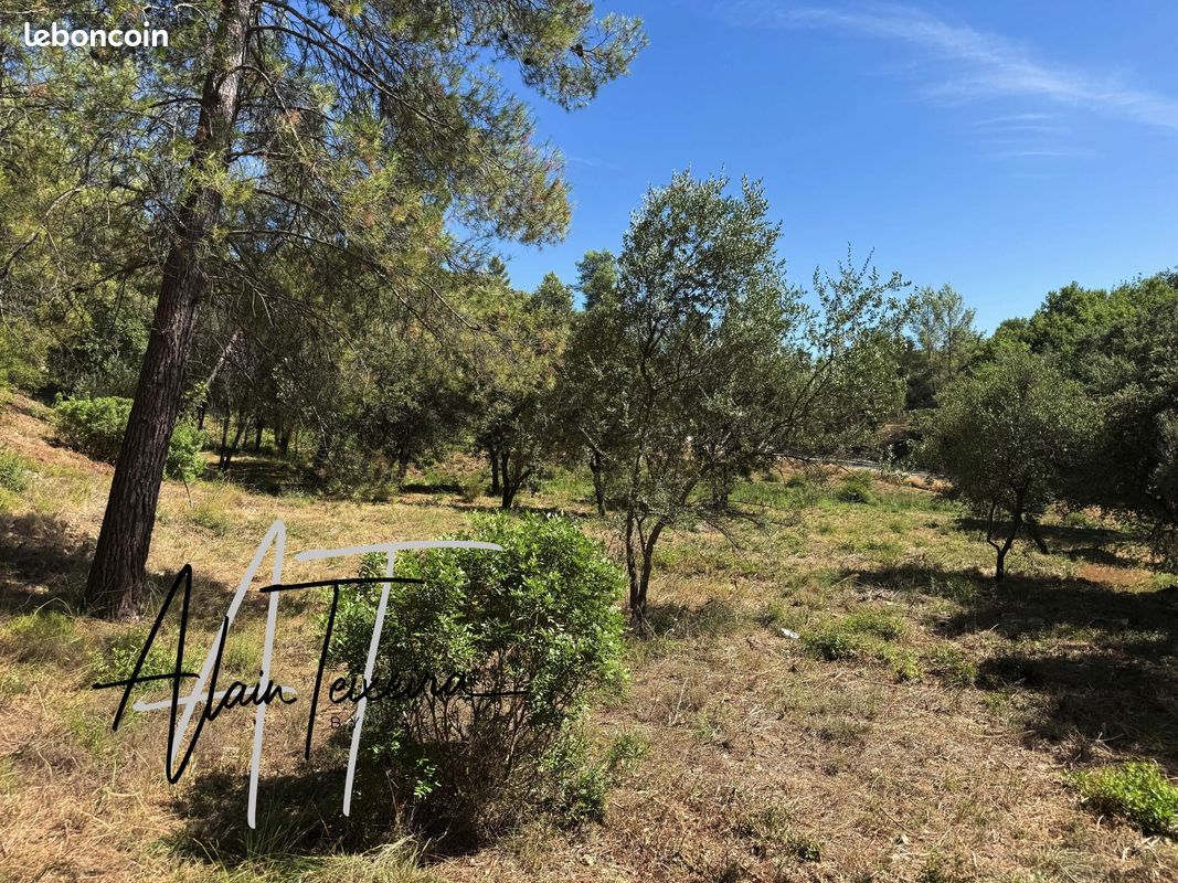 Terrain 800 m² · à Taradeau · 800 m² · 165 000 €