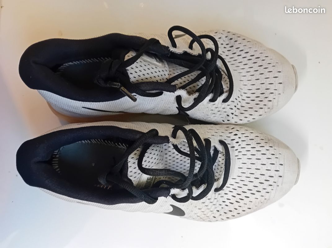 Chaussures Nike taille 40 (image 2)