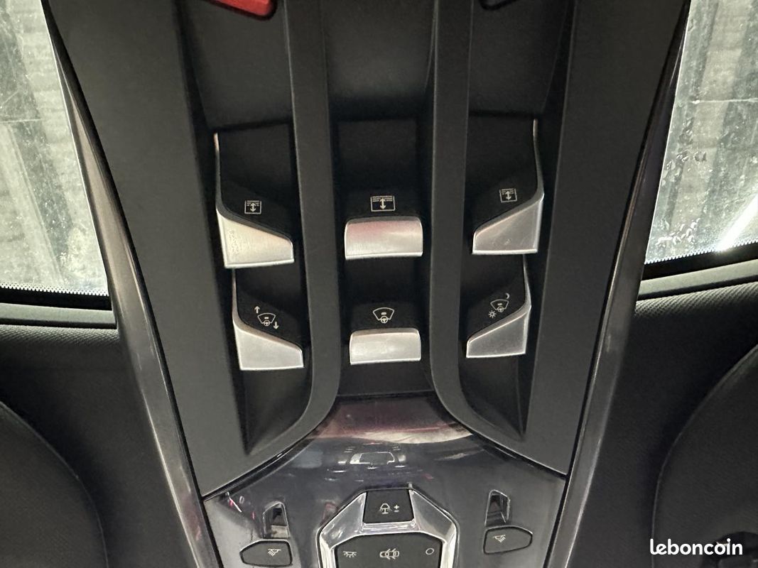 DS DS5 2.0 BlueHDi 16V 180 BV EAT6 BERLINE Sport Chic (image 20)