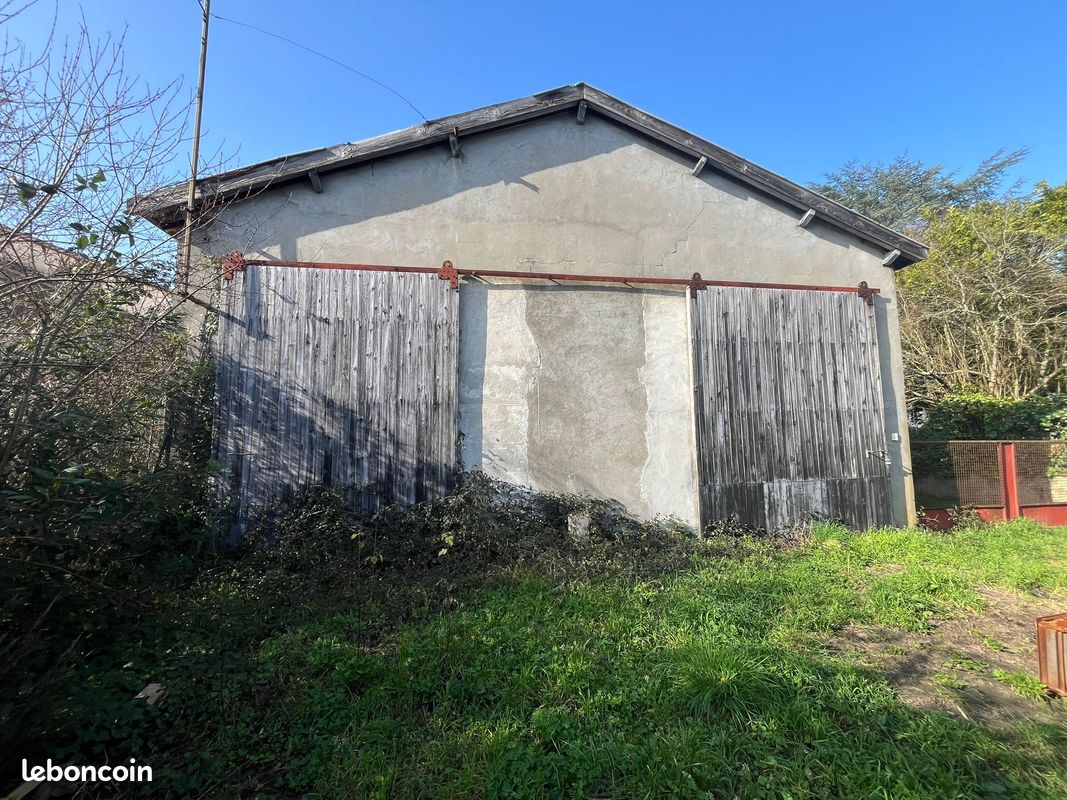 Local commercial 1 pièce 220 m² · à Pujols-sur-Ciron · 220 m² · 78 000 €