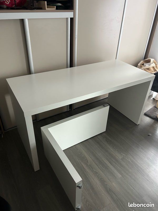 Bureau Malm IKEA Blanc tablette coulissante (image 1)