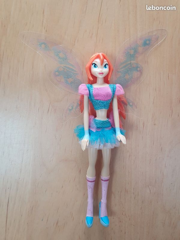 winx floa et bloom lot 3 poupees avec ailes