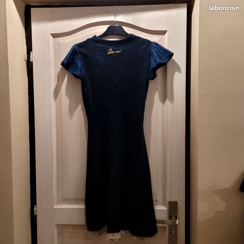 Robe Bleue Desigual - Taille XS - Neuf Sans étiquettes - Style Unique Et Coloré