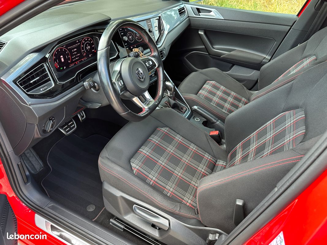 Volkswagen Polo VI 200CH GTI TO OUVRANT CARPLAY CAMERA