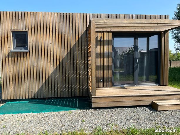 Studio Green cube
