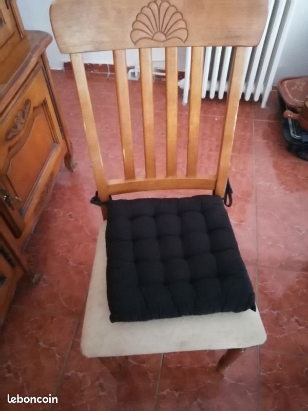 Donne table et chaises en bois massif (image 4)