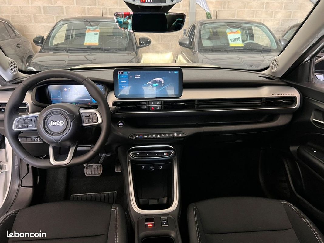Jeep Avenger 156cv 54KWh ELECTRIQUE ALTITUDE / CAMERA DE RECUL RADARS AR / FULL LED / CARPLAY (image 16)