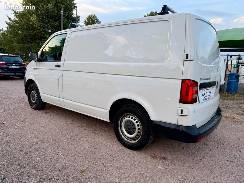 Volkswagen transporter fourgon tole l1h1 2.0l tdi 150cv finition business line 252.100kms 01/2017 clim régulateur de vitesse écran tactile bluetooth barre de toit volkswagen aide au stationnement (image 3)