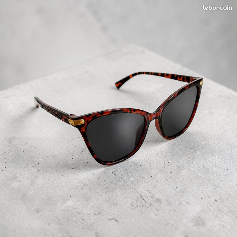 Lunettes de soleil noires papillon écailles chic femme UV400 (image 5)