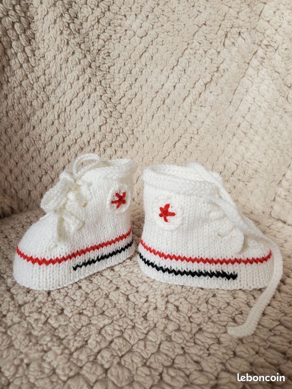 Chaussons baskets style "CONVERSE" Blanche, laine spéciale layette, tricot fait main, taille 0-3 mois (image 4)
