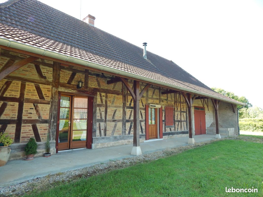 Maison 7 pièces 102 m² · à Bletterans · 102 m² · 140 000 €