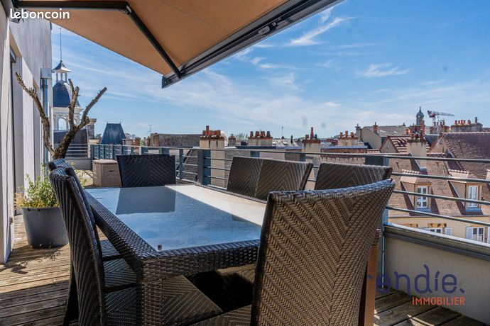 Appartement 5 pièces 182 m²
