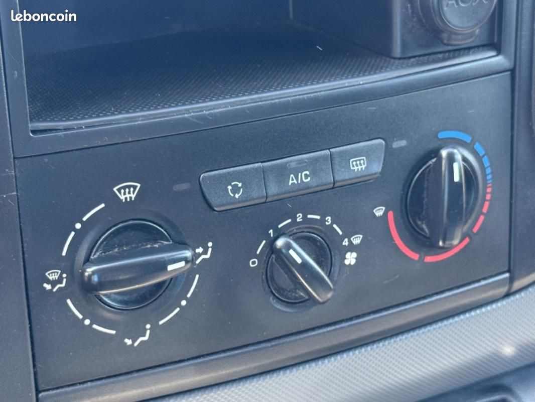 Citroën Berlingo FOURGON L1 BlueHDi 75 CONFORT (image 11)