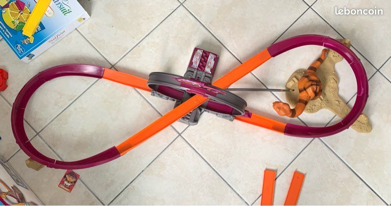 Circuit hot wheels (image 2)