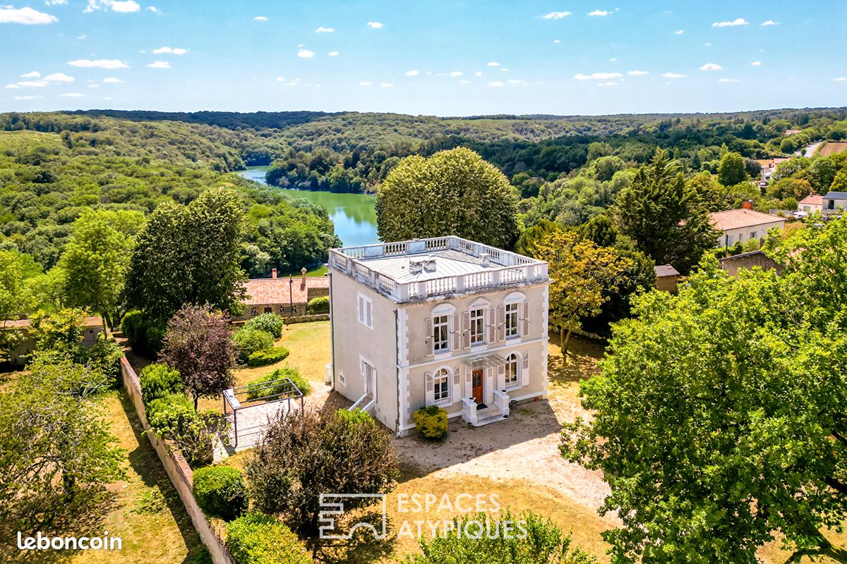 Maison 8 pièces 201 m² · à Mervent · 201 m² · 511 000 €