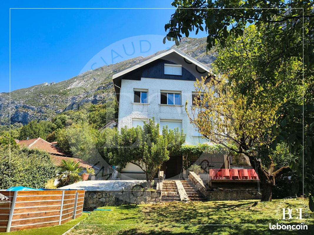 Maison 6 pièces 220 m² · à Saint-Martin-le-Vinoux · 220 m² · 545 000 €