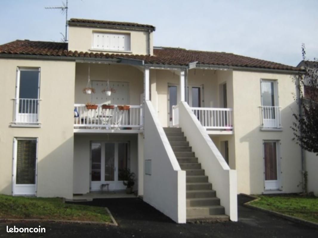 Appartement 4 pièces 91 m² · à Laroquebrou · 91 m² · 608 €