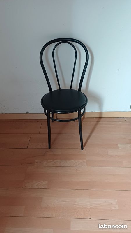 Lot de chaises (image 2)