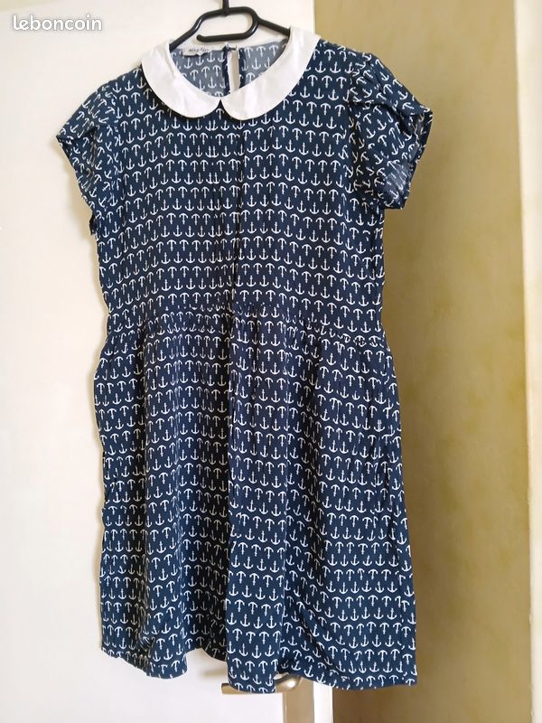 Lot 3 robes 38 (image 10)