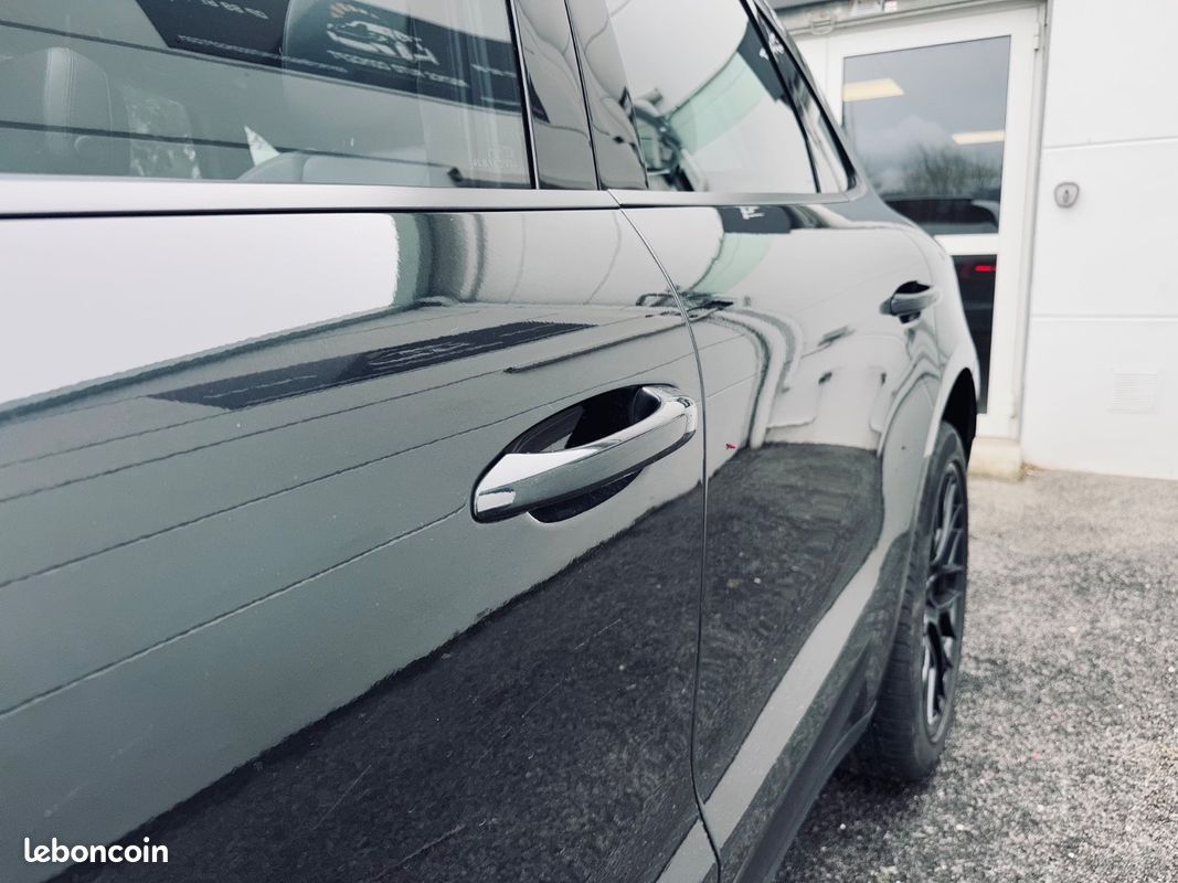 Porsche Macan 2.0L 252CH PDK + TOIT OUVRANT + SUIVI PORSCHE + SIEGES CHAUFFANTS/ELEC + CAMERA DE RECUL + GARANTIE 12 MOIS (image 48)