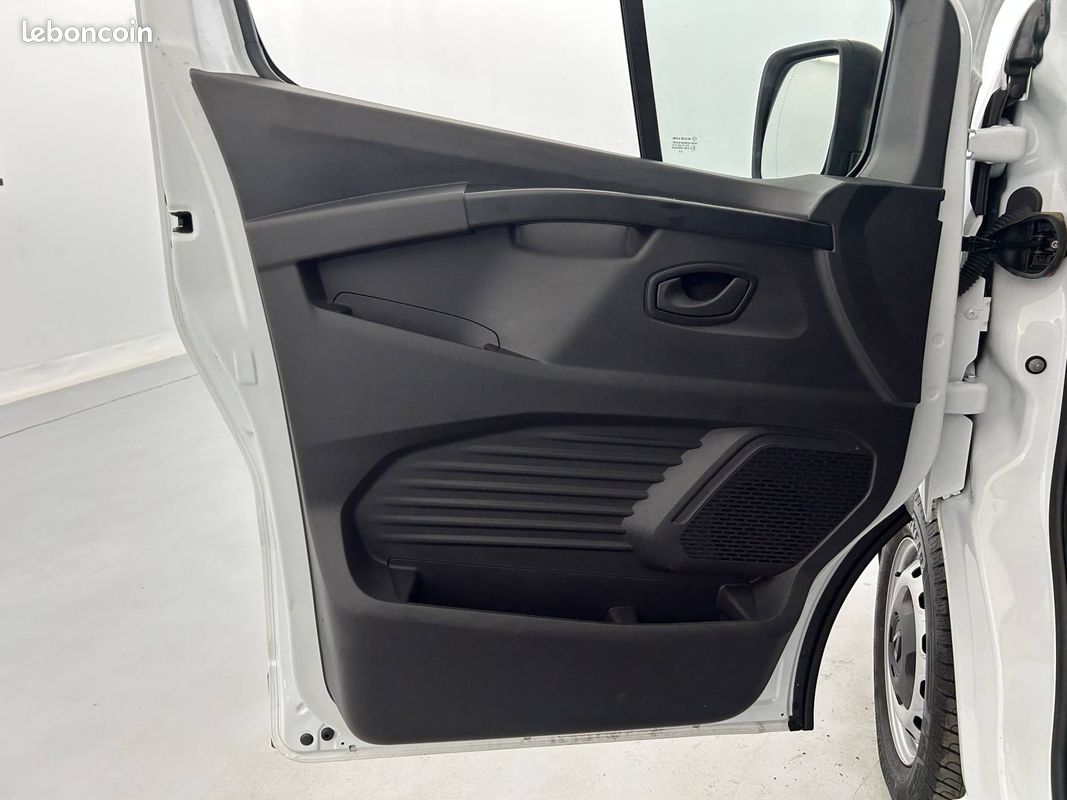 RENAULT FG CF L1H1 3T blue dci 130 E6E (image 11)