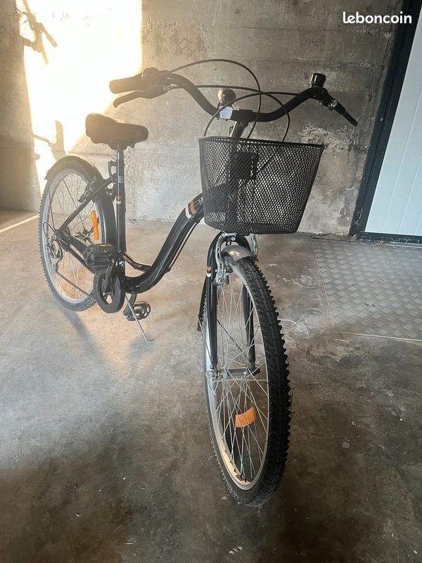 Vélo femme Kellys VTC / vélo de ville – panier avant (image 2)