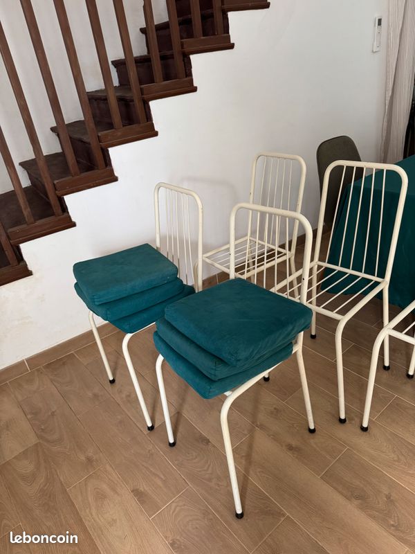 Lot de 6 chaises en fer blanches vintage (image 2)