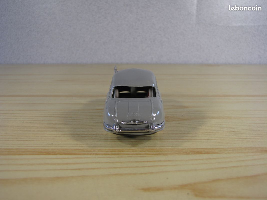 Norev Micro-Miniatures N ° 530 Ho 1/86 Panhard 24CT Orange Roues Métallisée Lest