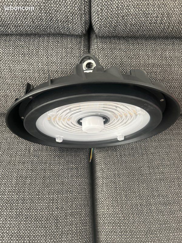 Vend 2 luminaires glenn armature industriel led (image 7)