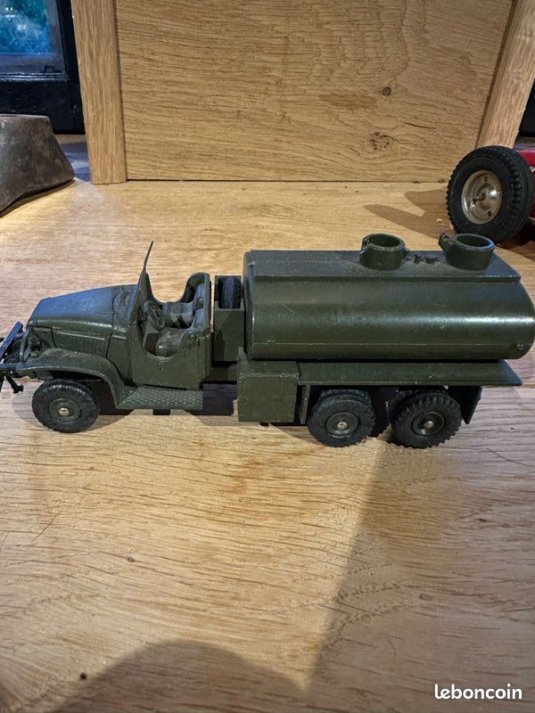 DINKY TOYS ANCIEN MILITAIRE GMC CITERNE référence 823 LIRE LA