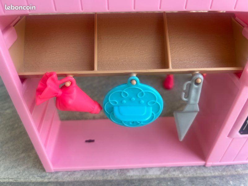 Barbie pâtissière et sa pâtisserie (image 4)
