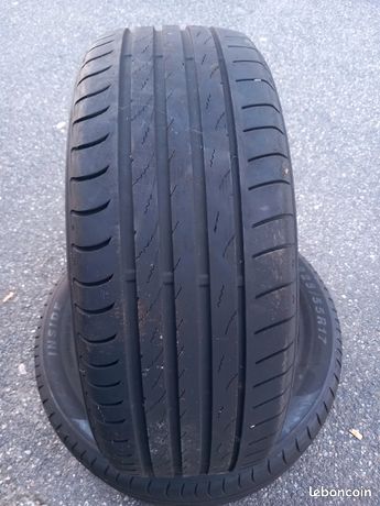 Pneus 225.55.R17 - Équipement auto
