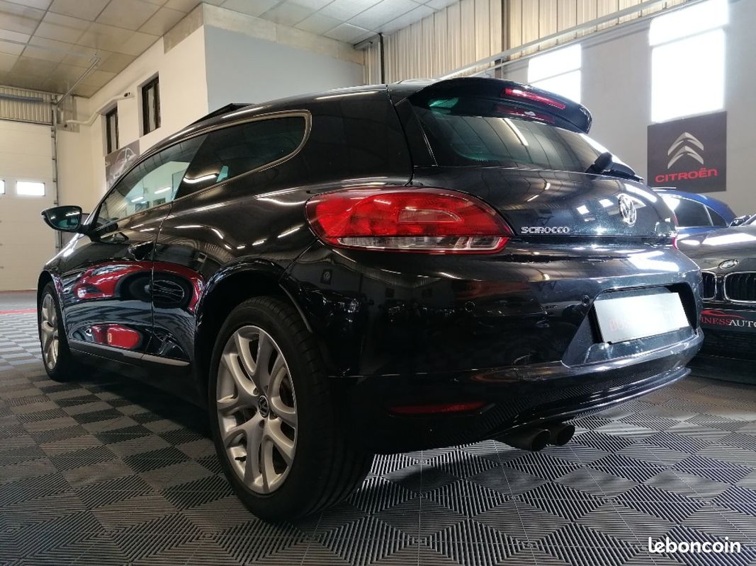 VOLKSWAGEN SCIROCCO 2.0 TDI 140 FAP Sportline DSG6 (image 7)