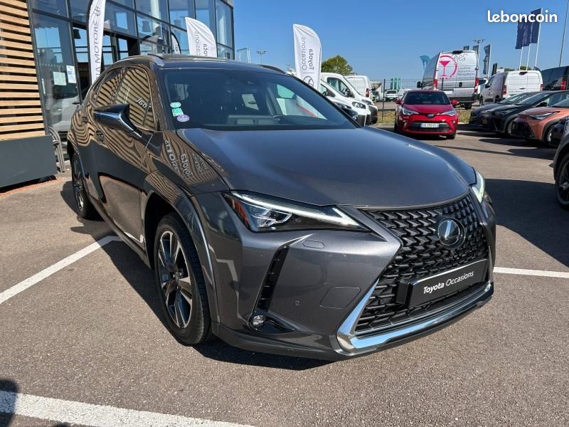 Lexus UX 250h Executive 2WD (image 3)